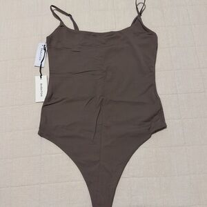 Aritzia - Babaton bodysuit